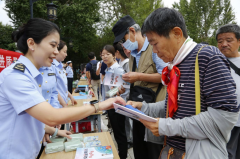 鞭策各行业开展质量提动